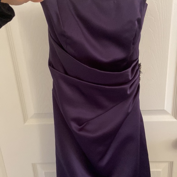 David’s Bridal strapless silky dress with broach - Picture 5 of 9